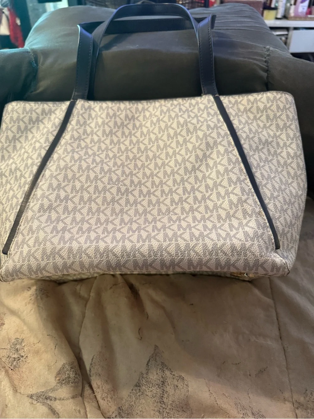 Michael Kors Cream & Blue
